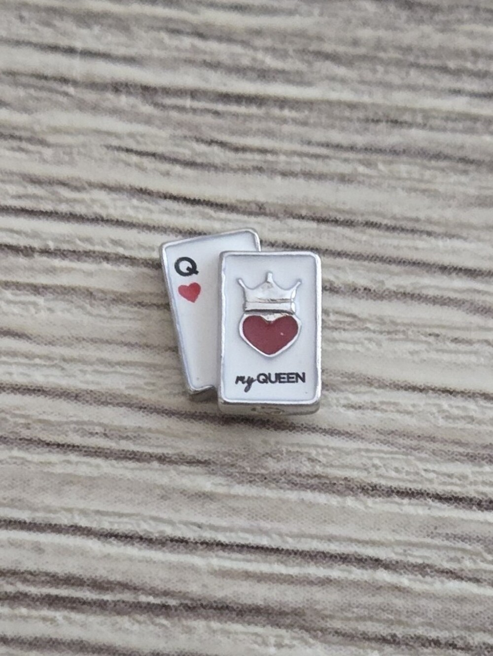 🦉Queen Of Hearts Cards Charm